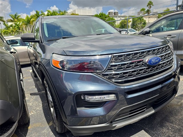 Used 2022 Ford Explorer XLT w/ Equipment Group 202A image 2
