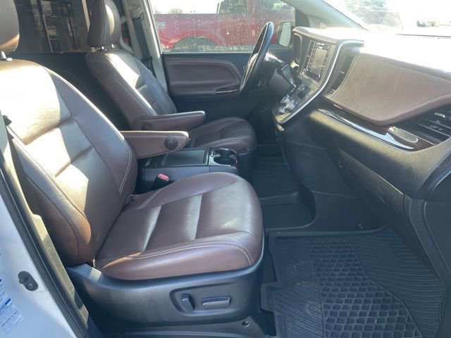 Used 2020 Toyota Sienna XLE image 21