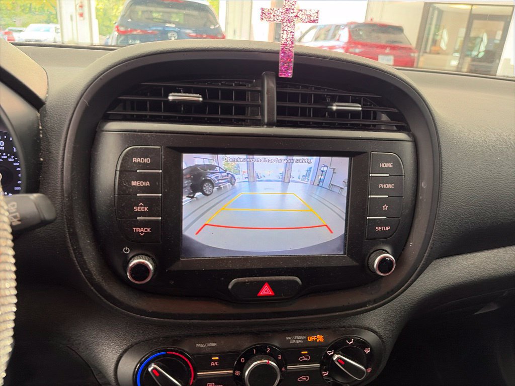 Used 2020 Kia Soul LX FWD image 22