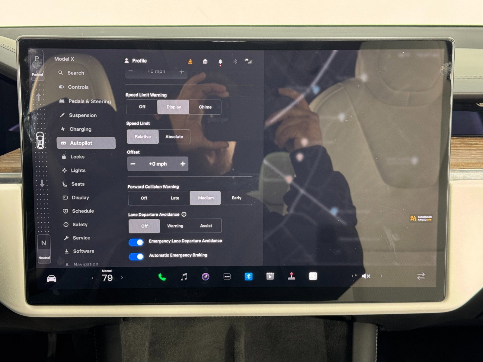 Used 2022 Tesla Model X image 25