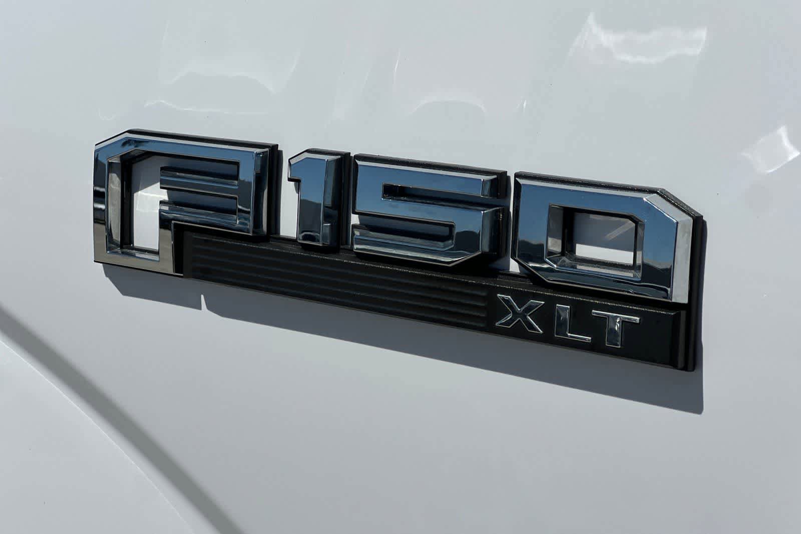 Used 2019 Ford F150 XLT w/ Equipment Group 302A Luxury AWD/4WD image 16