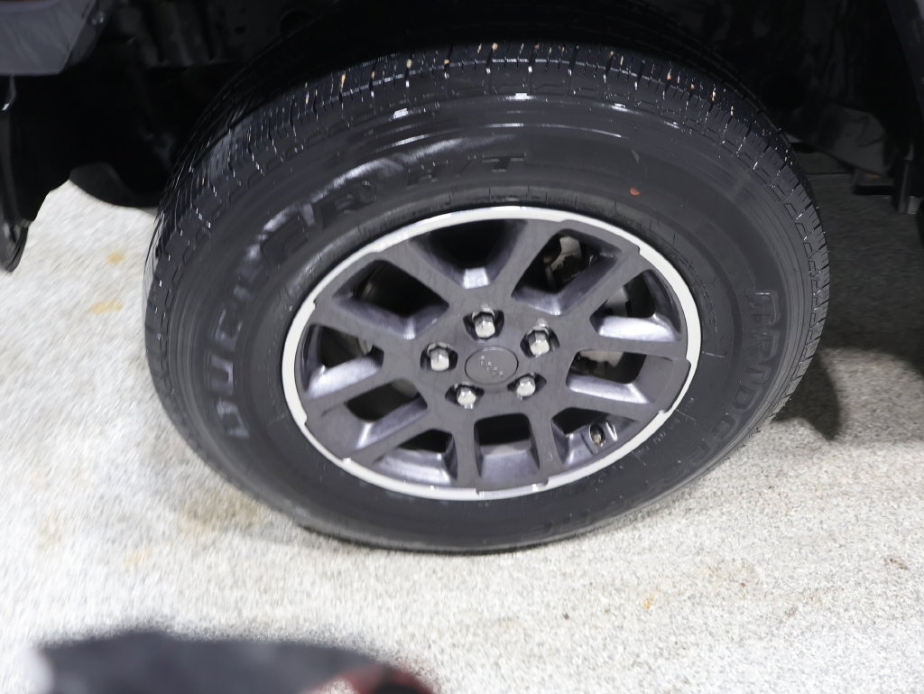 Certified 2020 Jeep Gladiator Overland AWD/4WD image 10