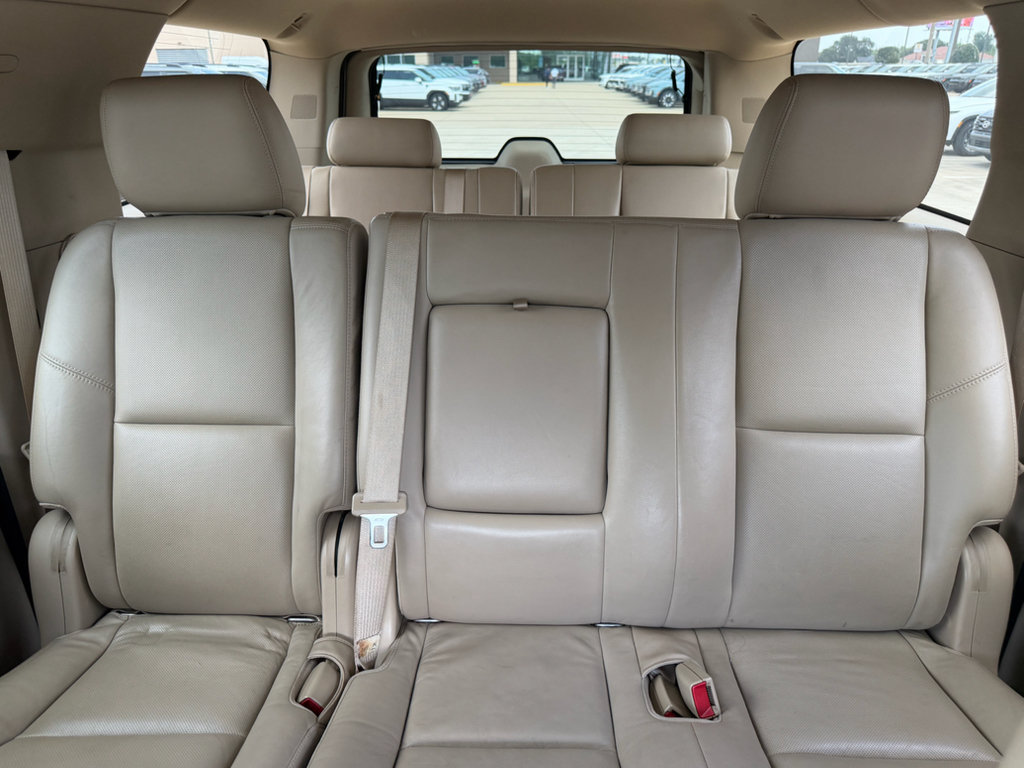 Used 2013 Cadillac Escalade ESV Luxury RWD image 27