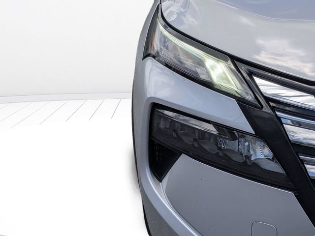 Used 2024 Nissan Rogue SV AWD/4WD image 9