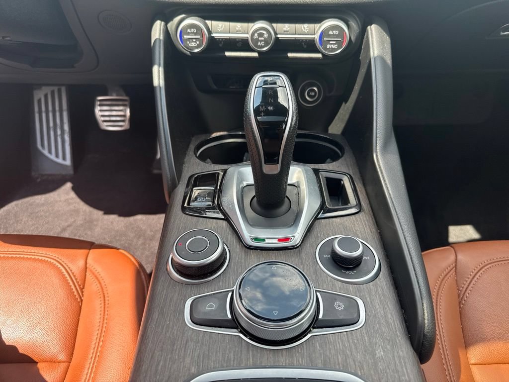 Used 2022 Alfa Romeo Giulia Ti AWD/4WD image 42
