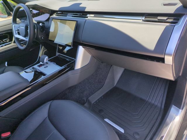 New 2026 Land Rover Range Rover Long Wheelbase SE AWD/4WD image 19