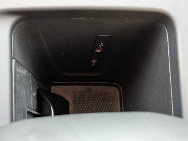 Used 2025 Volkswagen Tiguan SE FWD image 15
