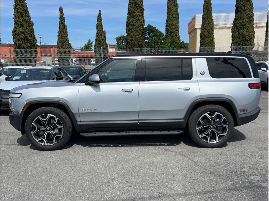 Used 2024 Rivian R1S Adventure image 8