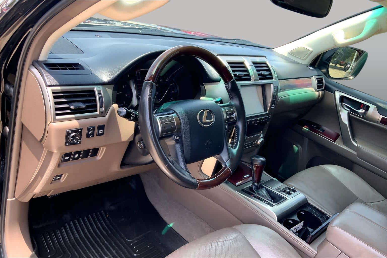Used 2019 Lexus GX 460 Premium AWD/4WD image 18