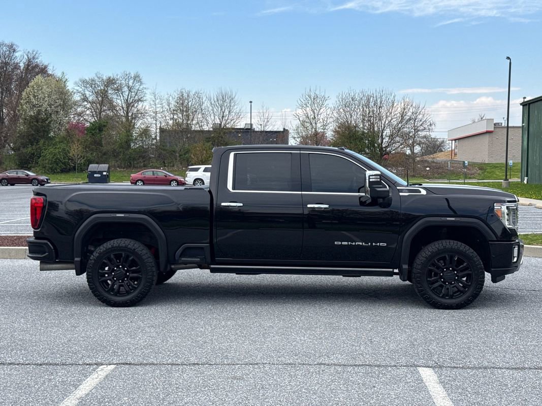 Used 2021 GMC Sierra 2500 Denali w/ Denali Black Diamond Edition AWD/4WD image 8