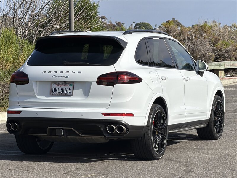 Used 2015 Porsche Cayenne S AWD/4WD image 6