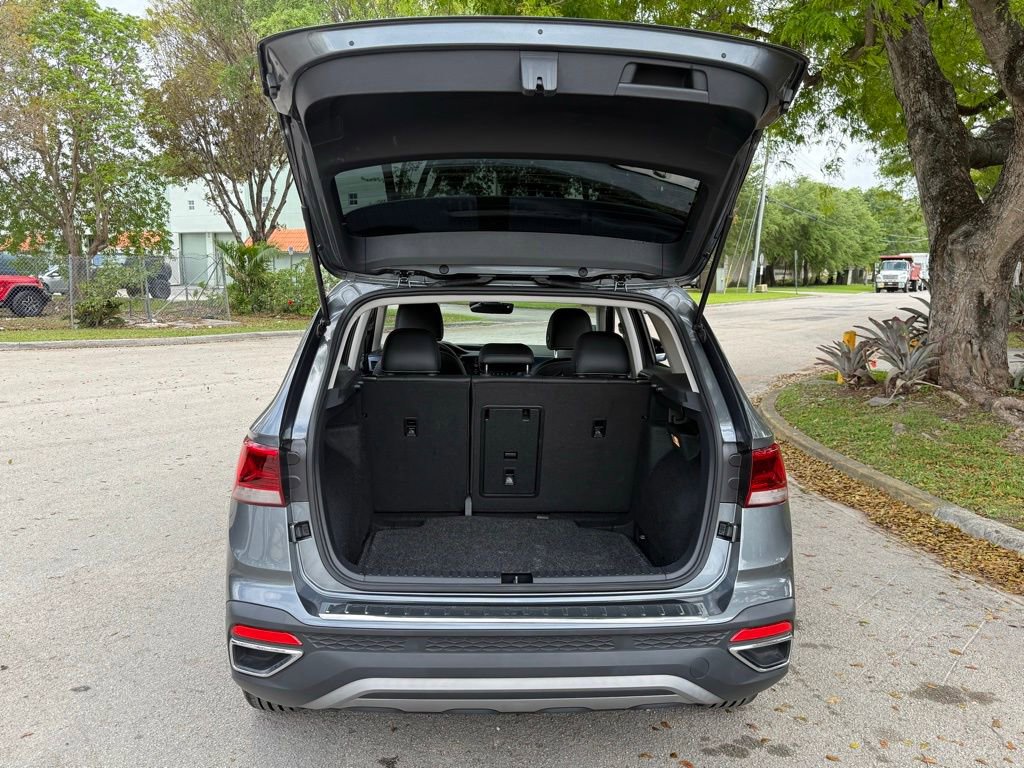Used 2023 Volkswagen Taos SE w/ Panoramic Sunroof Package image 43