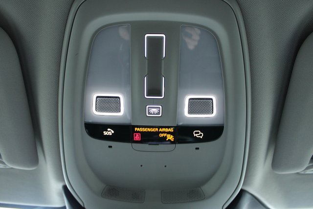 Used 2025 Volvo V60 B5 Cross Country Plus image 30