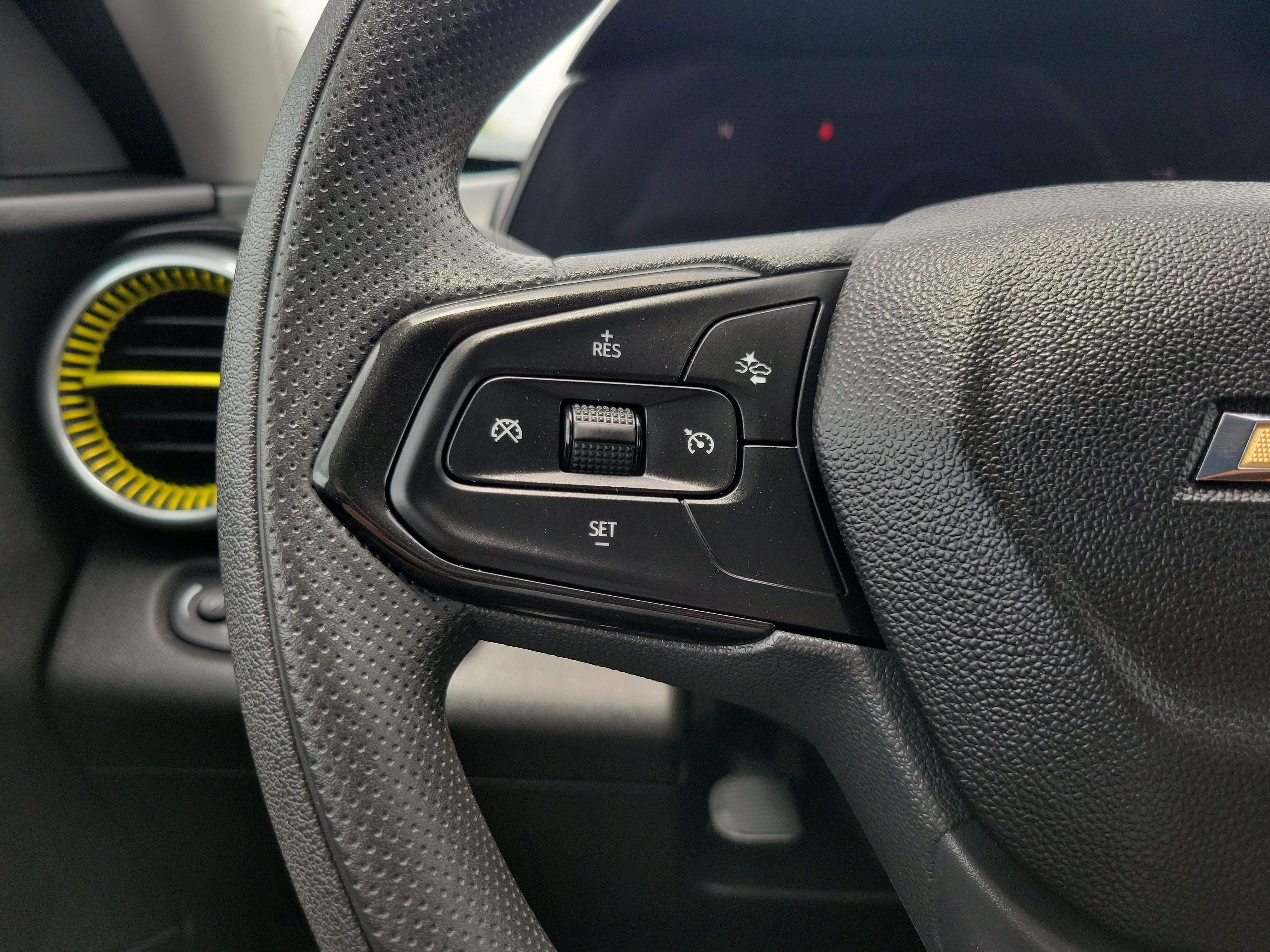 Certified 2024 Chevrolet Trax LT FWD image 26