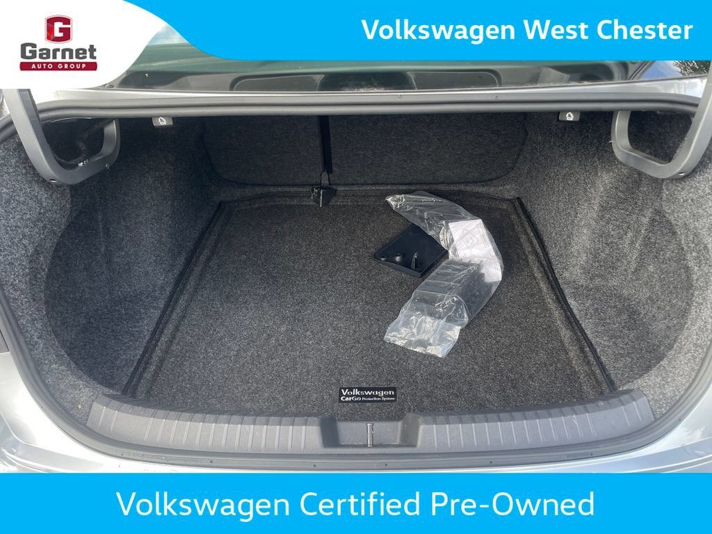 Certified 2024 Volkswagen Jetta SEL FWD image 33