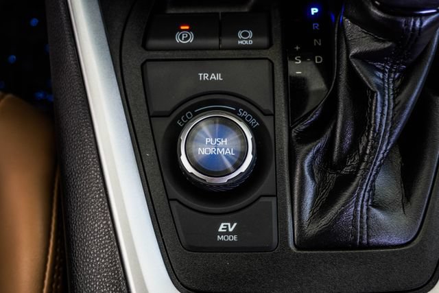Used 2022 Toyota RAV4 Limited AWD/4WD image 22