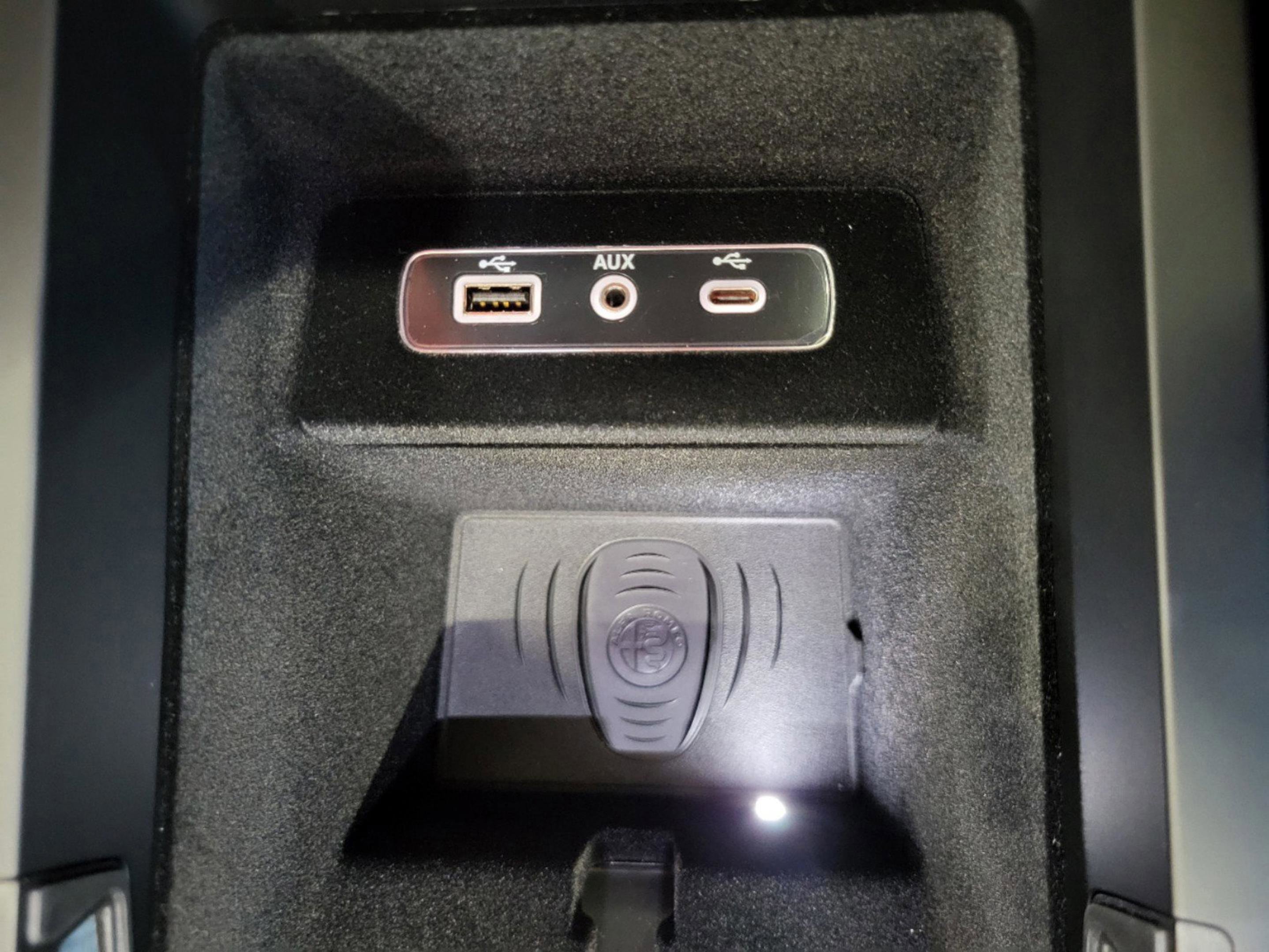 New 2025 Alfa Romeo Stelvio Sprint image 56