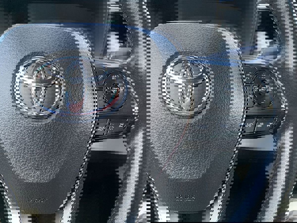 Used 2023 Toyota Corolla SE image 18