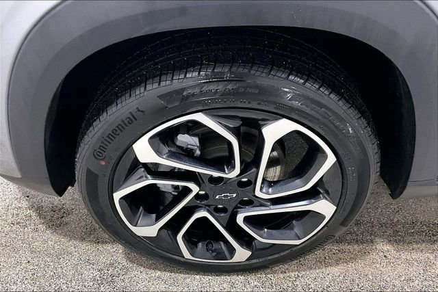 Used 2025 Chevrolet Trax RS w/ Sunroof Package image 36