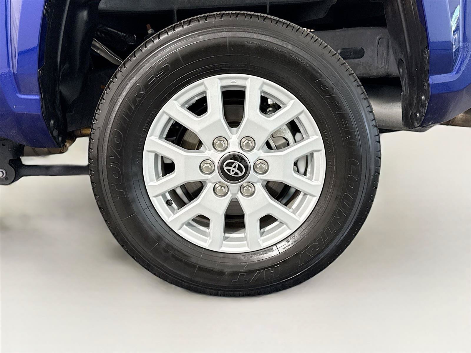 Used 2025 Toyota Tacoma SR5 RWD image 31
