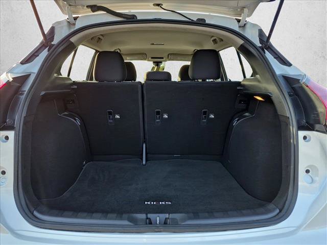 Used 2023 Nissan Kicks SV w/ Interior Electronics Package FWD image 6