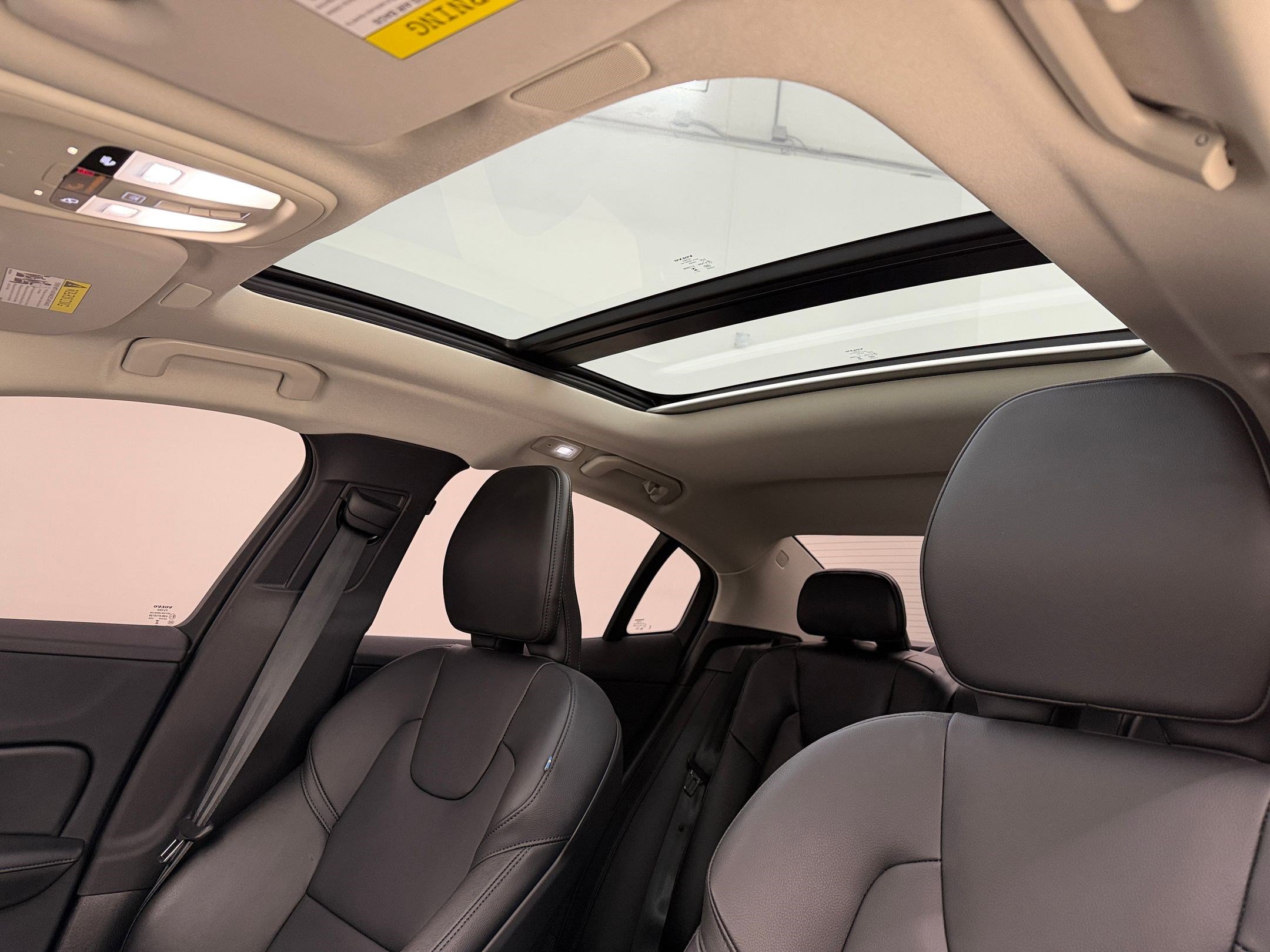 Used 2024 Volvo S60 B5 Core image 14