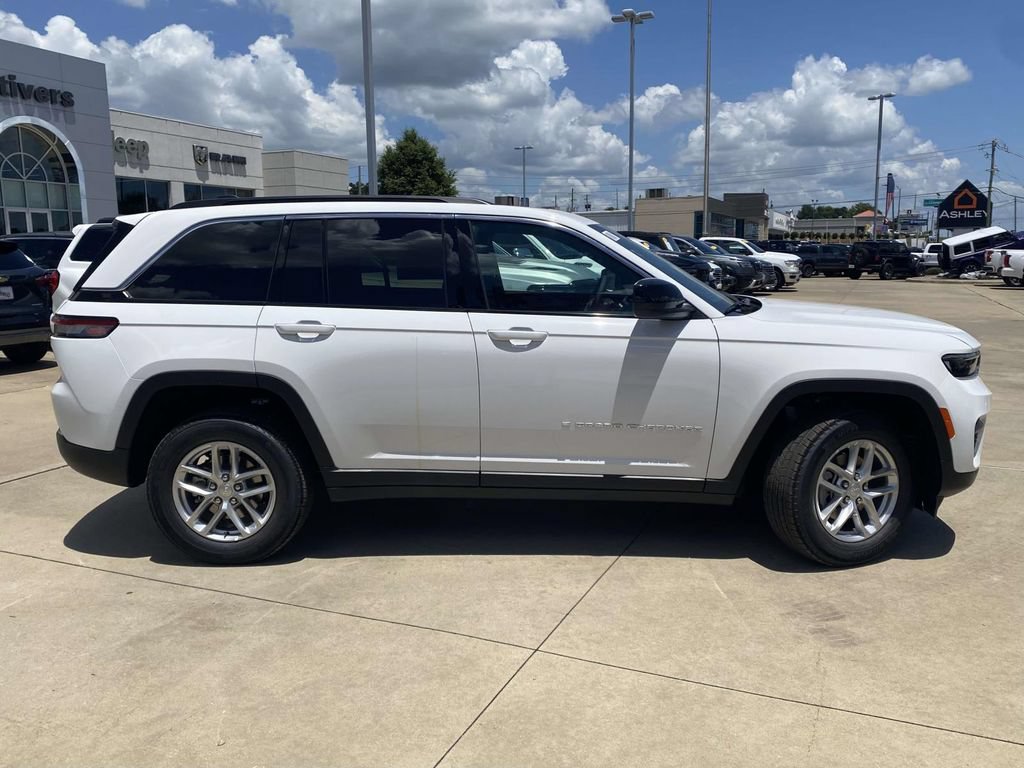 New 2026 Jeep Grand Cherokee Laredo X RWD image 32