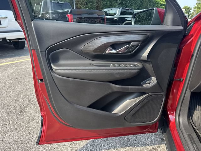 Used 2024 GMC Terrain SLE w/ Driver Convenience Package FWD image 21