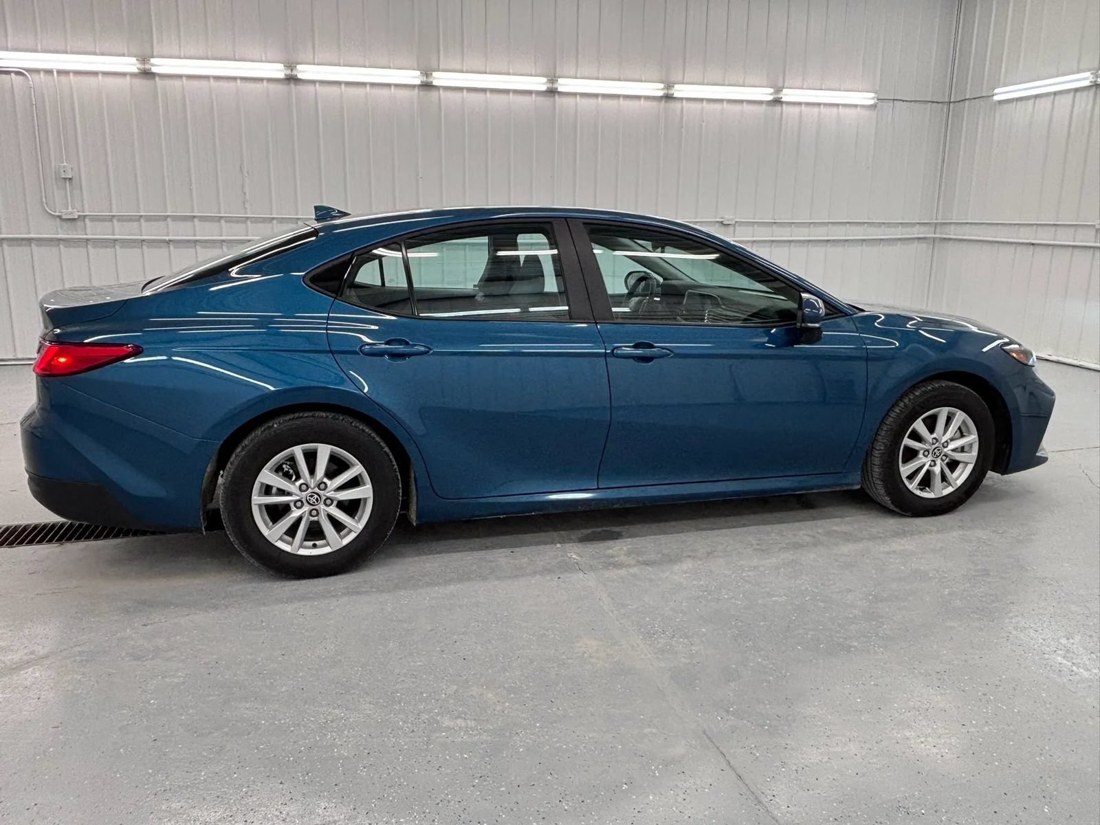 Used 2026 Toyota Camry LE w/ Convenience Package FWD image 7