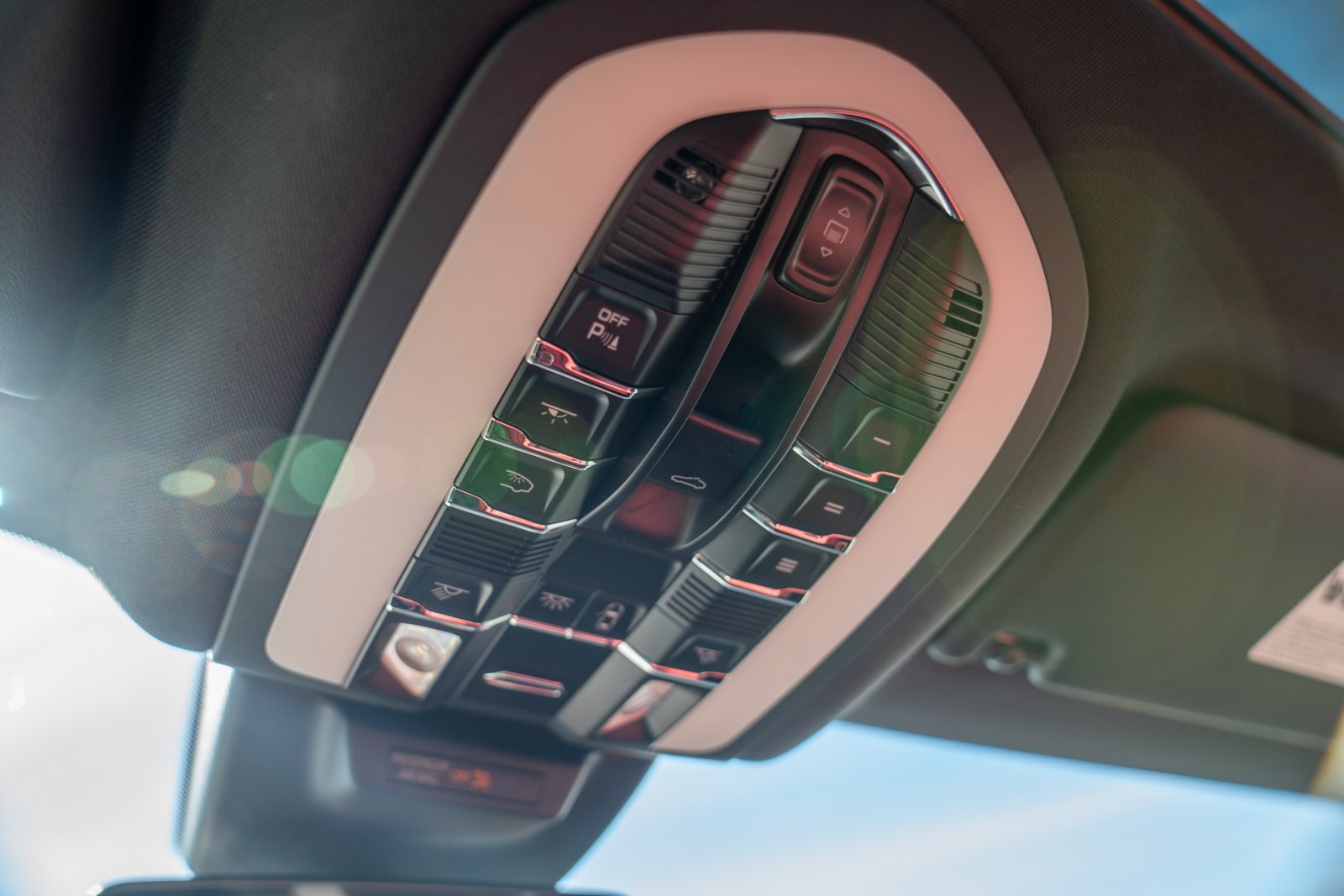 Certified 2026 Porsche Macan AWD/4WD image 22