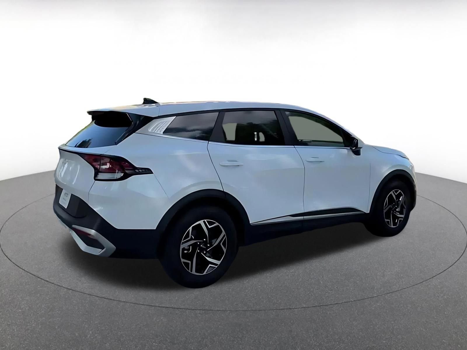 Used 2025 Kia Sportage LX FWD image 14