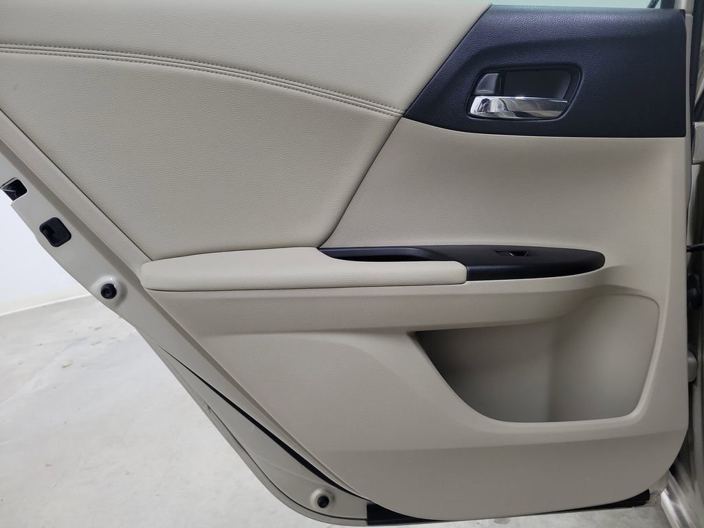 Used 2017 Honda Accord EX image 13