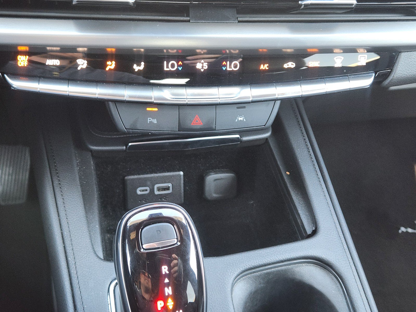 Certified 2024 Cadillac XT4 Premium Luxury AWD/4WD image 14