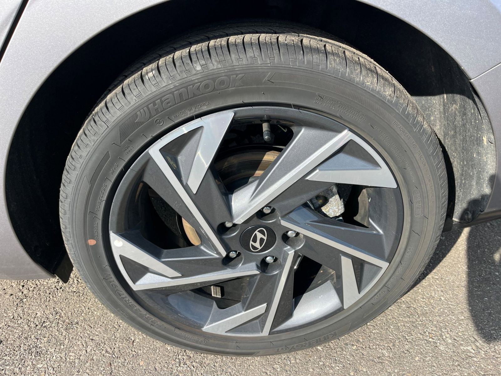 Used 2025 Hyundai Elantra SEL FWD image 31