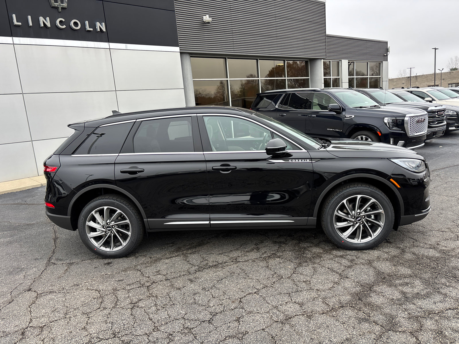 New 2026 Lincoln Corsair Premiere image 8