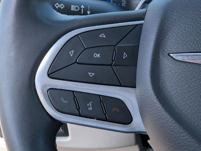 Used 2023 Chrysler Pacifica Limited FWD image 20
