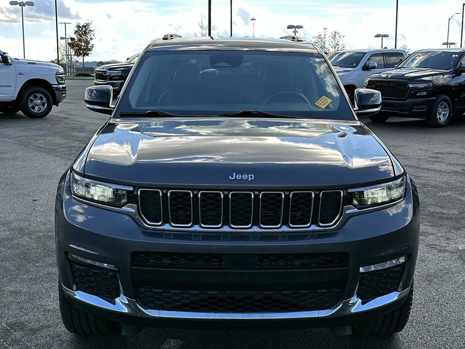Used 2022 Jeep Grand Cherokee L Limited image 9