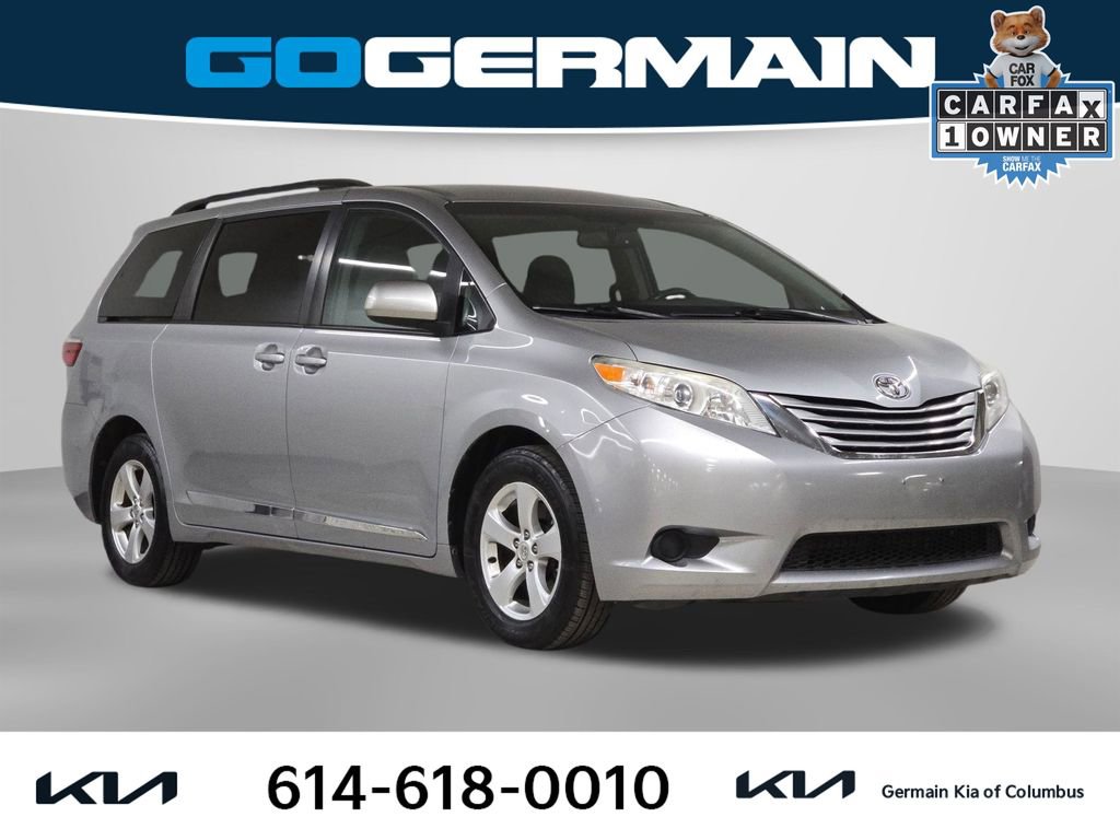 Used 2017 Toyota Sienna LE image 5