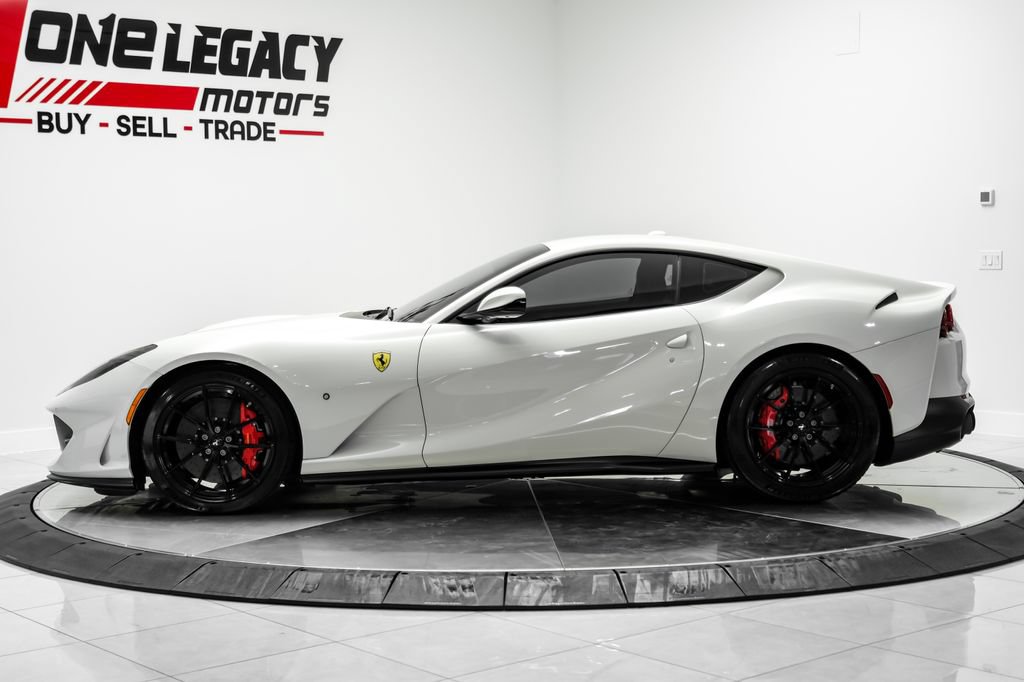 Used 2019 Ferrari 812 Superfast RWD image 11