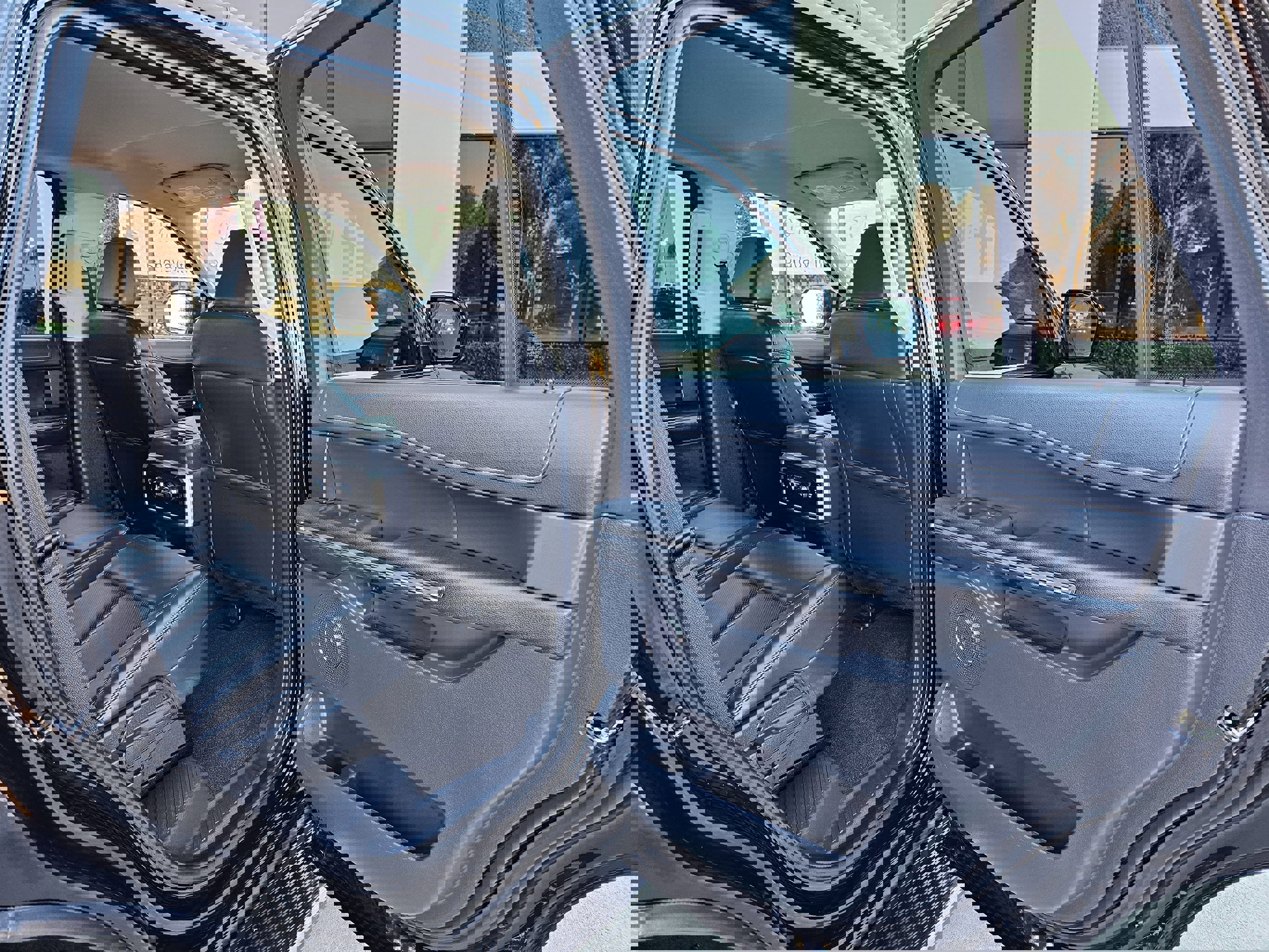 Used 2022 Ford Expedition XLT image 29