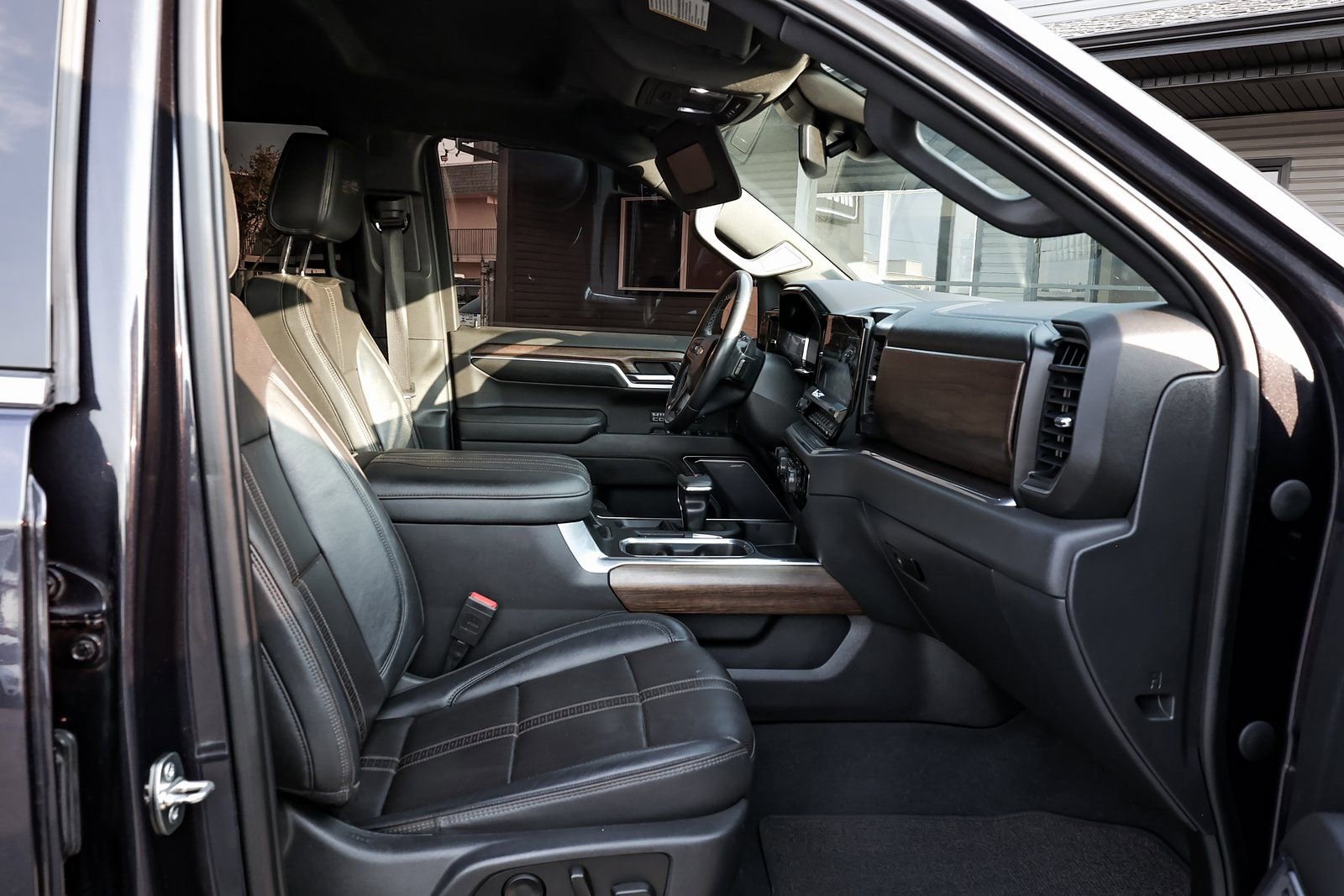 Used 2023 Chevrolet Silverado 1500 High Country image 27