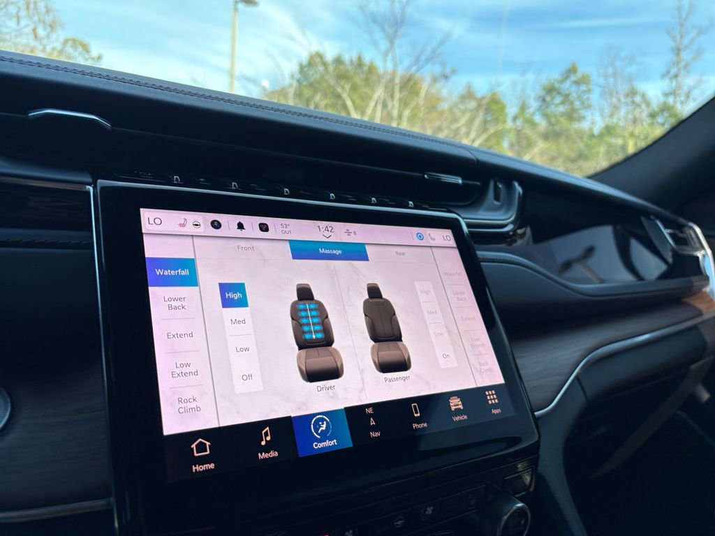 Used 2023 Jeep Grand Cherokee L Summit w/ Advanced Protech Group IV image 21