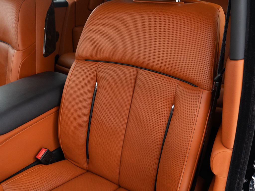 Certified 2023 Rolls-Royce Phantom Sedan RWD image 18