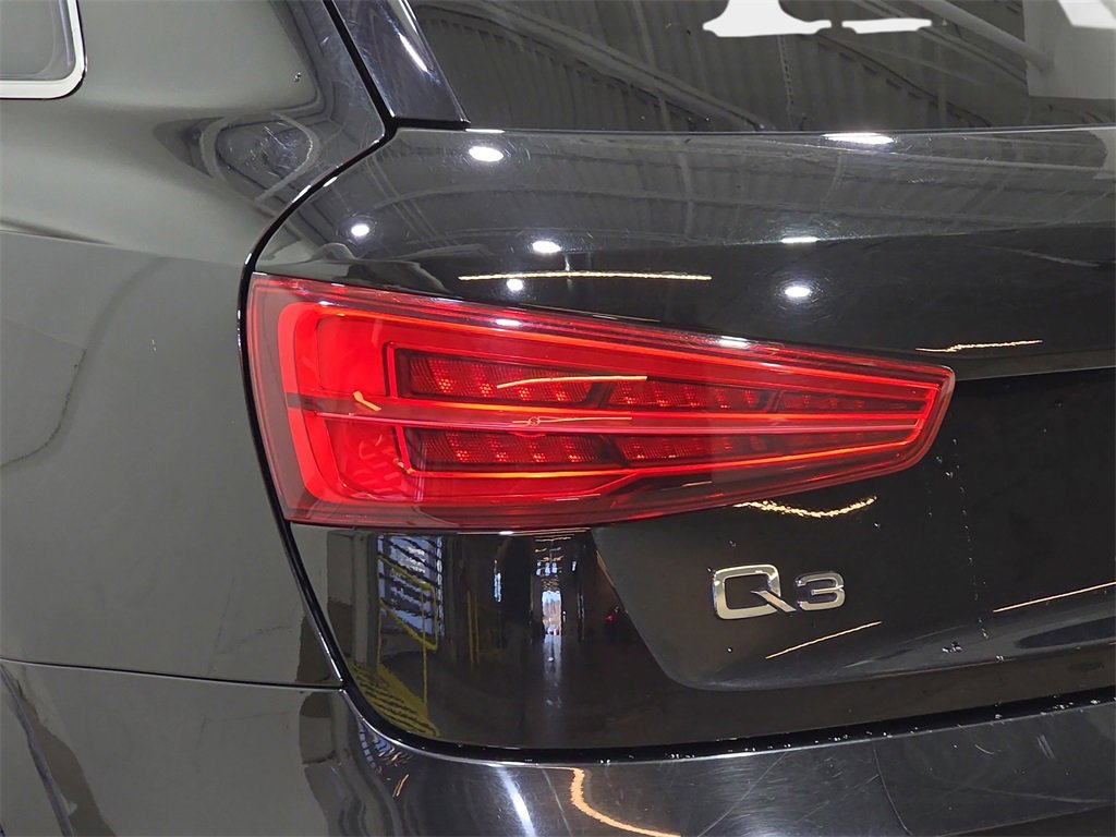Used 2018 Audi Q3 2.0T Premium Plus w/ Premium Plus Package image 32