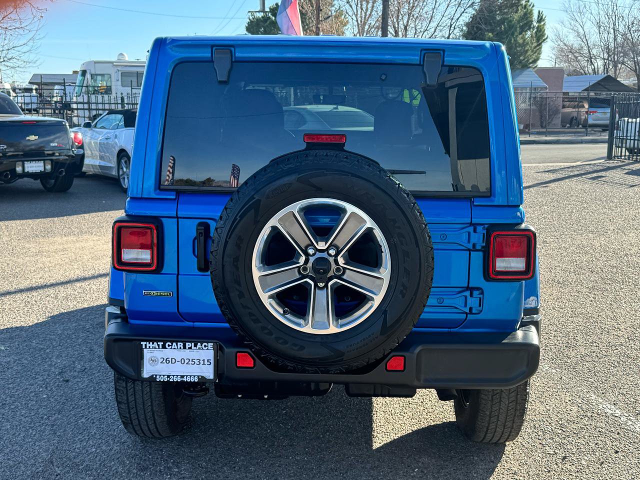 Used 2021 Jeep Wrangler Unlimited Sahara AWD/4WD image 6