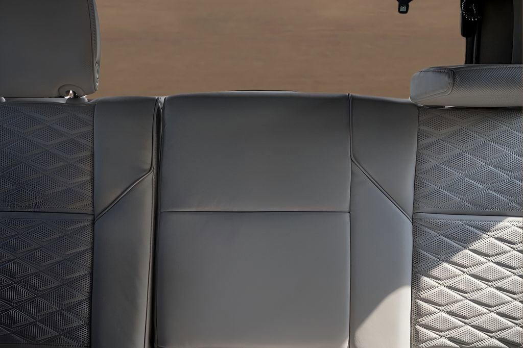 New 2026 Cadillac Escalade Platinum Sport w/ LPO, Floor Liner Package AWD/4WD image 25