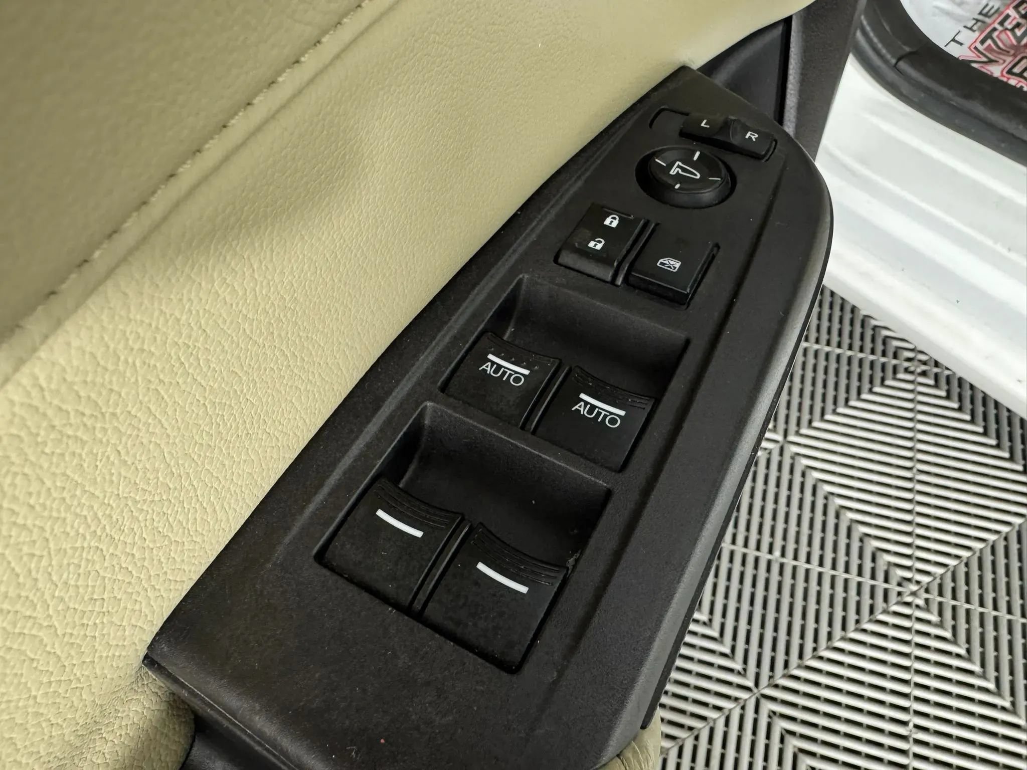 Used 2017 Acura ILX FWD image 38