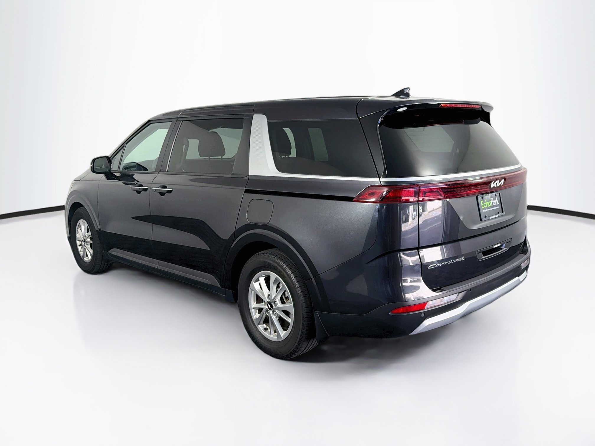 Used 2022 Kia Carnival LX FWD image 5