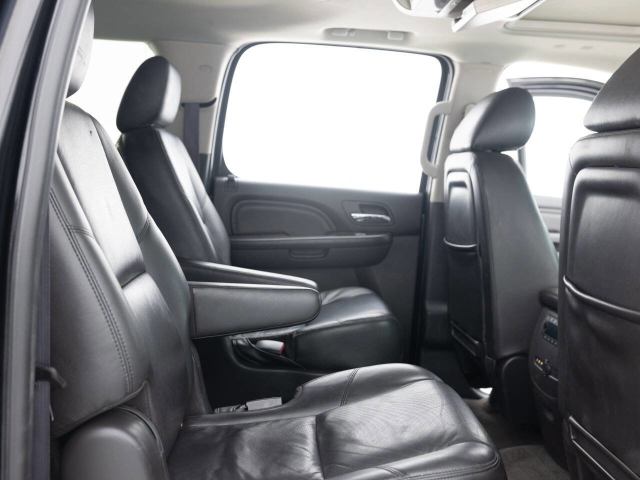 Used 2011 GMC Yukon XL Denali image 29