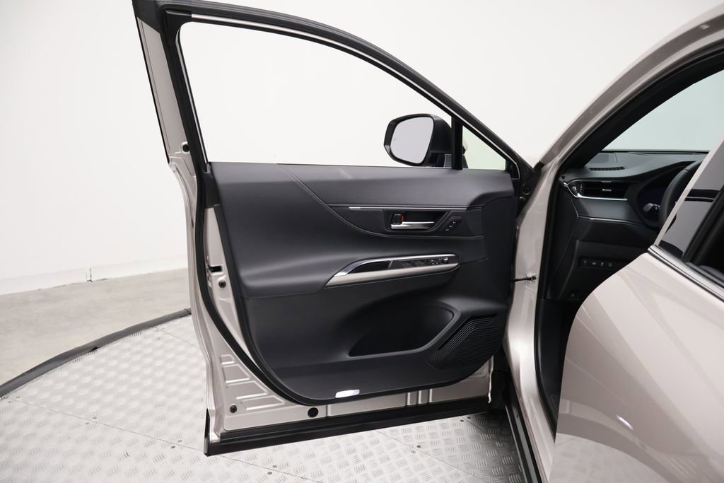 Certified 2024 Toyota Venza Limited image 16